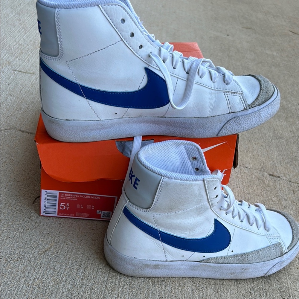Nike White and Blue High-Tops BLAZERS YOUTH 5 WOMEN 6